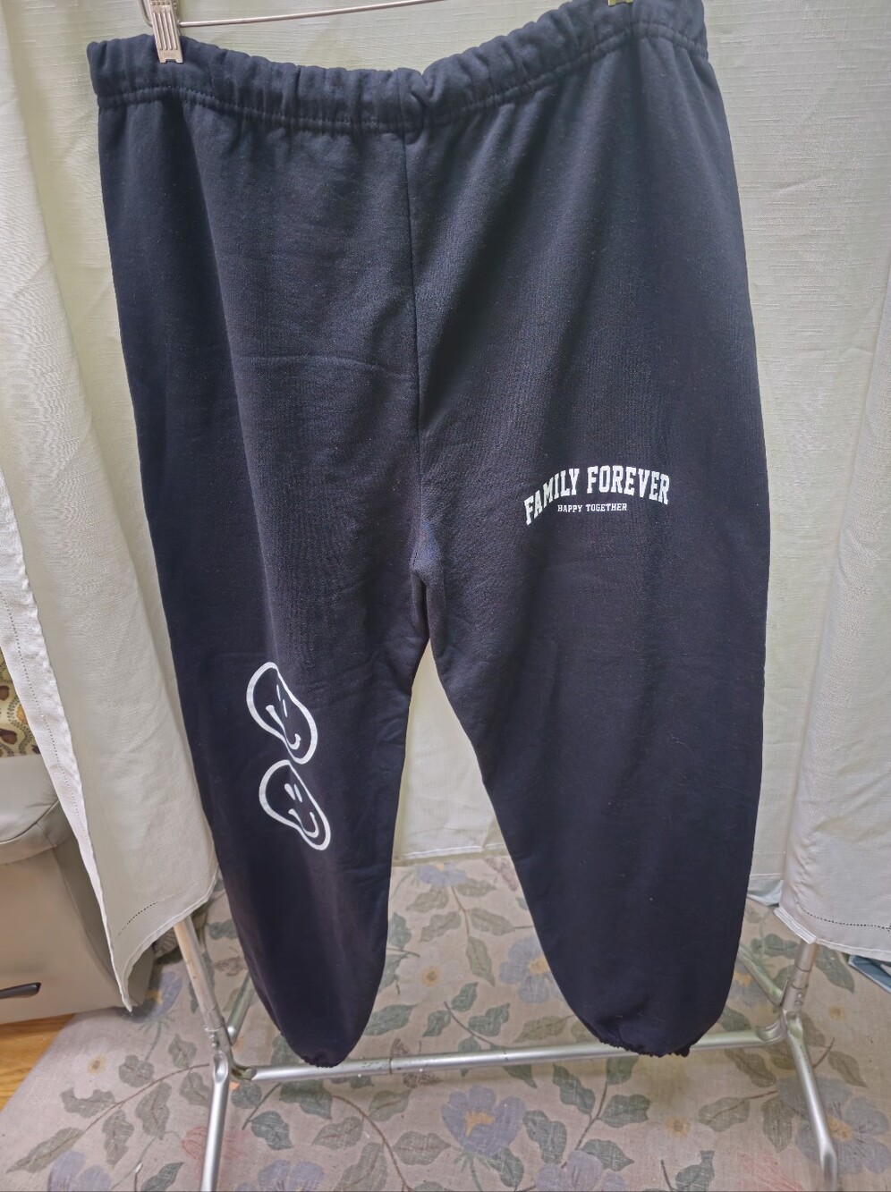 NWOT Unisex Slyfox Threads Smiley Face Sweatpants Black 2X